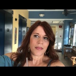 Meet your Posher, Thania